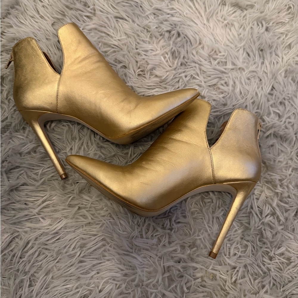 Steve Madden Metallic Gold Heels